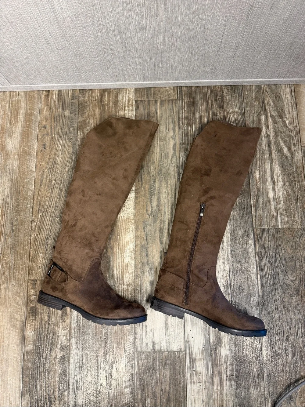 Bass Women's Brown Knee-High Boots - Classic Riding Style